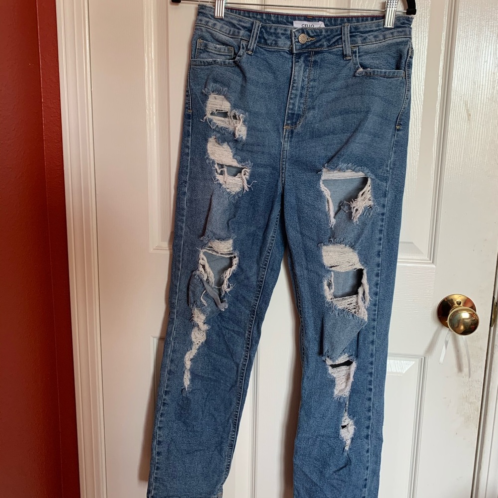 FN never worn distressed boyfriend jeans !